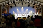 GottesdienstImFestzeltCenacoloOesterreichFotoRaMaR.JPG