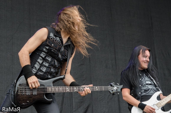 NovaRockBeastInBlackAuftrittFotoRaMaR