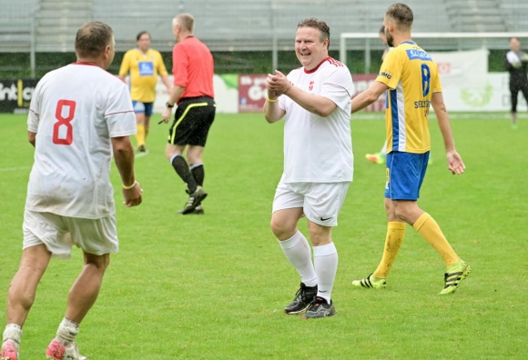 2019AmFussballplatzRuckUndLudwigFotoPIDCJobst