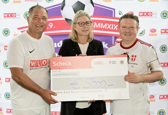 RuckLudwigFussballSpendeFotoPIDCJobst