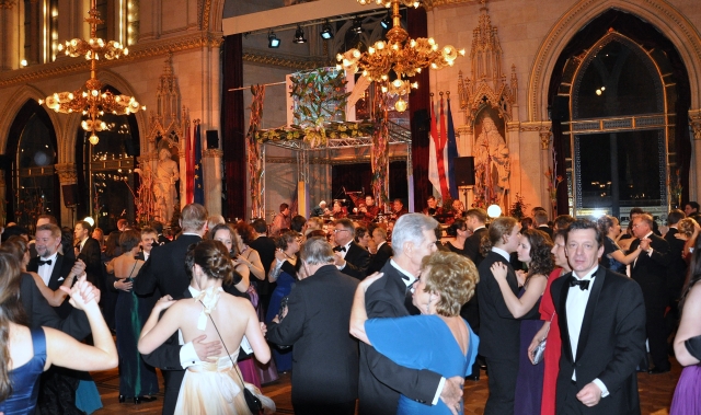 Festsaal im Rathaus und Bekleidungsvorschrift. Foto: Prinz