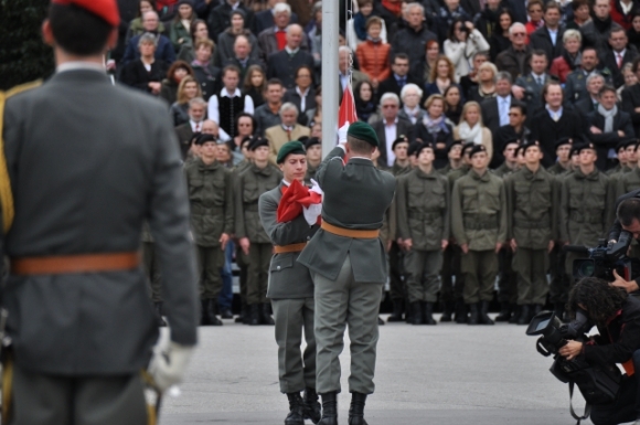 FahnenuebergabeOesterreichischesBundesheerFotoAnnemariePrinz