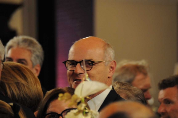 DrKarlStossGeneraldirektorCasinosAustriaFotoPrinzSCHNAPPENat