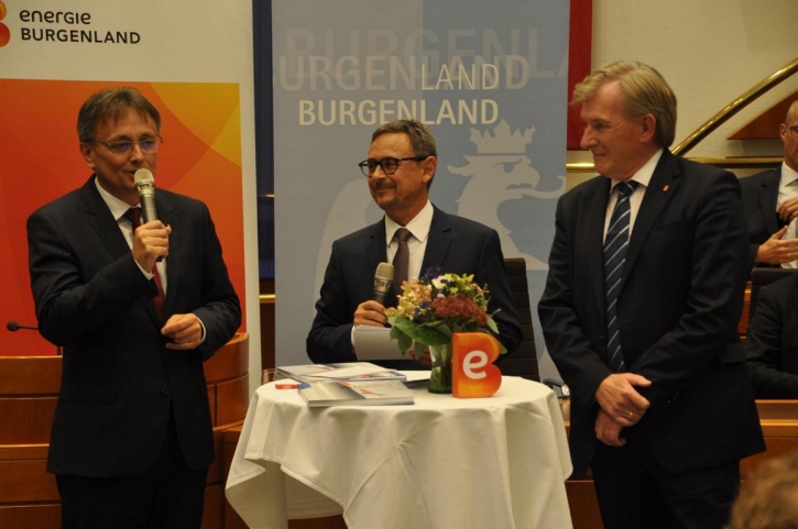 MichaelGerbavsitsVorstandsvorsitzenderEnergieBurgenland(links)DrAloisEckerVorstandsdirektor(rechts)FotoWilhelmBoehm