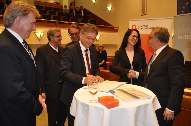 Veroeffentlichung60JahreEnergieBurgenlandBuchFotoWilhelmBoehm