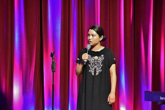WienerKabarettfestivalErikaRatcliffeUeberDeutscheElternFotoKelo