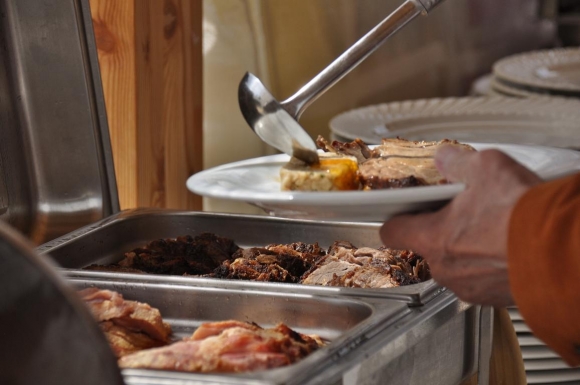 SchweinebratenMitKnoedelFuerAlleFotoPrinzSCHNAPPENat