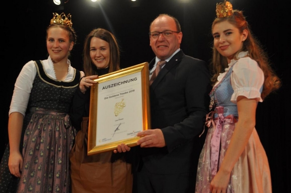 AndreasLiegenfeldImKreiseCharmanterDamenFotoWilhelmBoehm