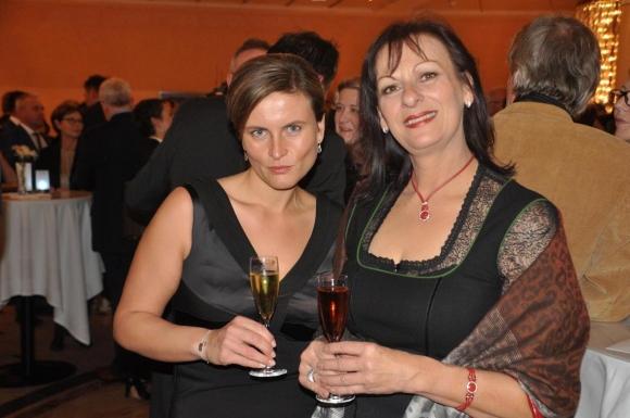 BurgenlaendischerWeinUndHoheAuszeichnungenCasinoBadenFotoWilhelmBoehm