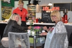 DamenImCafeHausGartenMesseFotoAnnemariePrinz