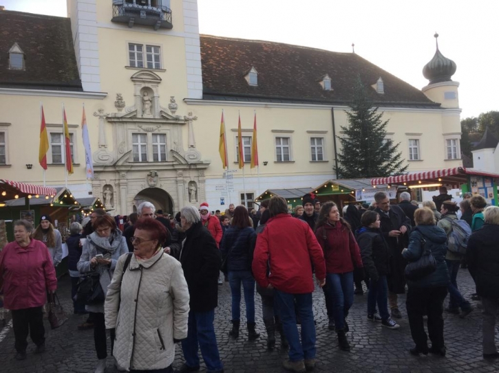 AdventmarktInHeiligenkreuzFotoPrinzSCHNAPPENat