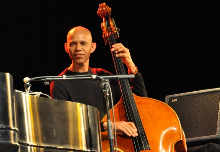 HelgeSchneiderBandBassistFotoAnnemariePrinz 