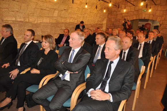 BesucherBeimIndustrieGespraechDerIVBurgenlandFotoWilhelmBoehm