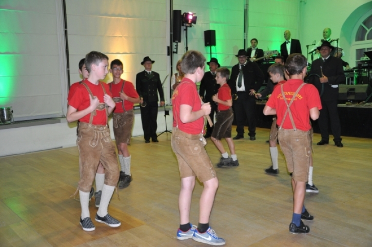 VolkstanzgruppeLeithaprodersdorfFotoWilhelmBoehm