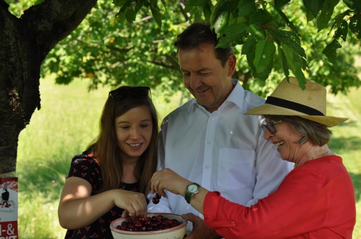 2019KirschengartenAndreaStrohmayerLandwirtschaftskammerpraesidentNikolausBerlakovichUndRosiStrohmayerFotoPrinzSCHNAPPENat