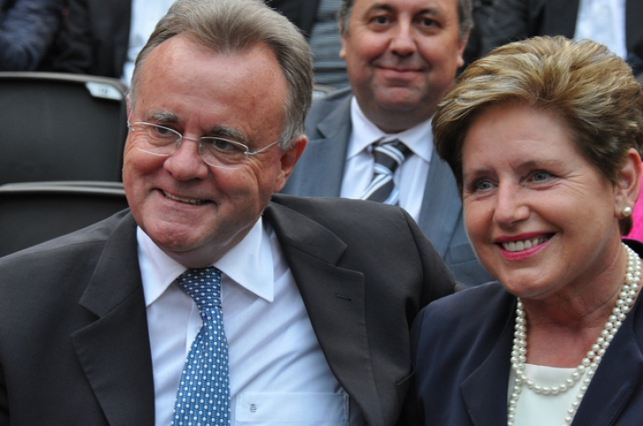 LandeshauptmannHansNiesslBeiDerPremiereSchlossSpieleKobersdorfFotoAnnemariePrinzOnlineMagazinSCHNAPPENat