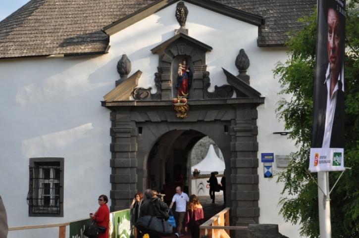KobersdorfOesterreichSchlossEingangFotoAnnemariePrinz