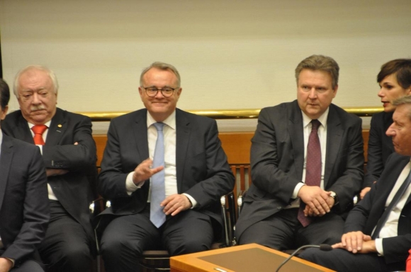 LandeshauptmannADHansNiesslMitteFotoWilhelmBoehm