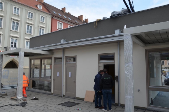 GeschaefteUnternehmenMaerkteMarienMarktHauptplatzWrNeustadtFotoPeWoe