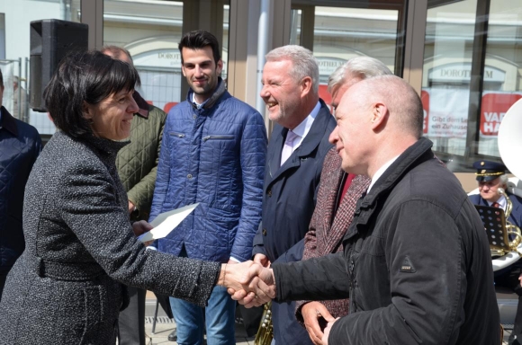 GratulationenAmMarienMarktAmHauptplatzWrNeustadtFotoPeWoe