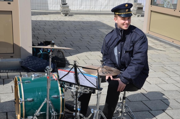 MusikantAmHauptplatzWienerNeustadtFotoPeWoe