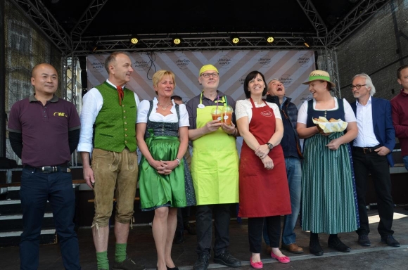 2017StandbetreiberHauptplatzMarienmarktWienerNeustadtFotoPeWoe