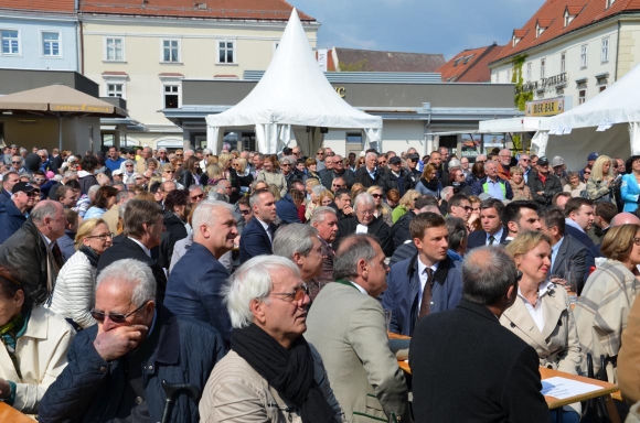 EroeffnungMarienmarktHauptplatzWrNeustadtFotoPeWoe