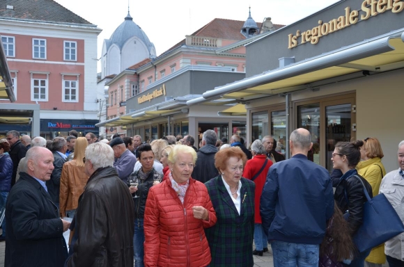 TreffpunktHauptplatzWienerNeustadtFotoPeWoe