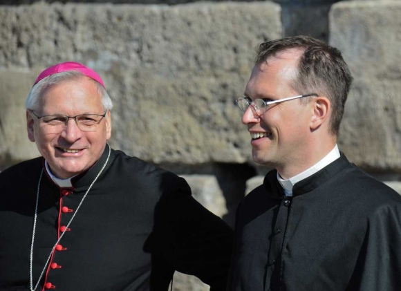 MilitaerbischofChristianWernerUndPfarrerStefanGugerelFotoPrinzSCHNAPPENat