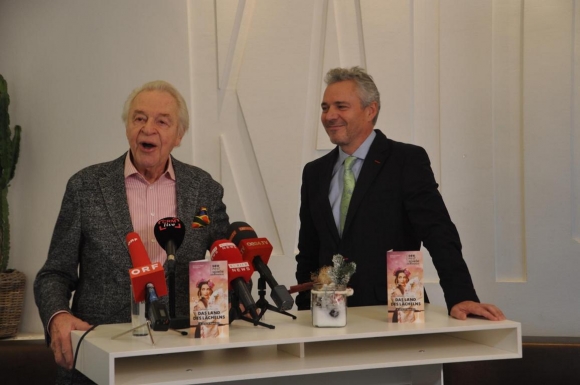 OperetteInMoerbischDasLandDesLaechelnsFotoWilhelmBoehm
