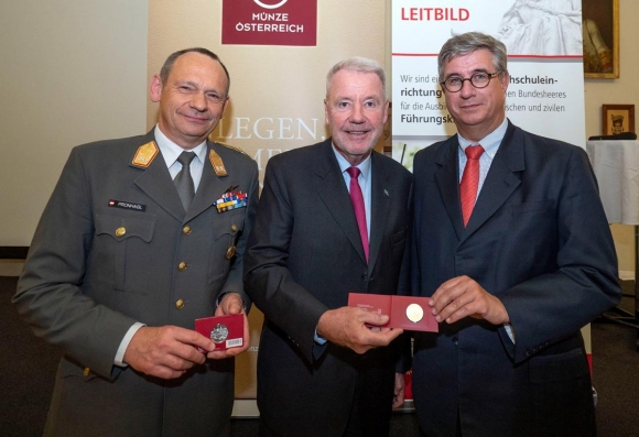 SilberMuenzeFuerLandesausstellungMilakKomKarlPronhaglKlausSchneebergerGerhardStarsichFotoStadtWienerNeustadtWeller