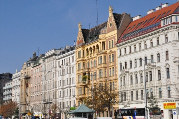HaeuserAmNaschmarktWienFotoAnnemariePrinz