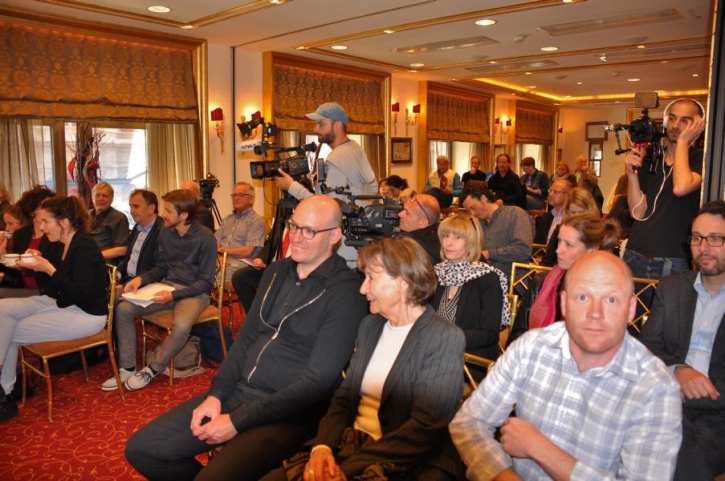 PressekonferenzImSacherWienOesterreichOtelloDarfNichtPlatzenFotoPrinzSCHNAPPENat