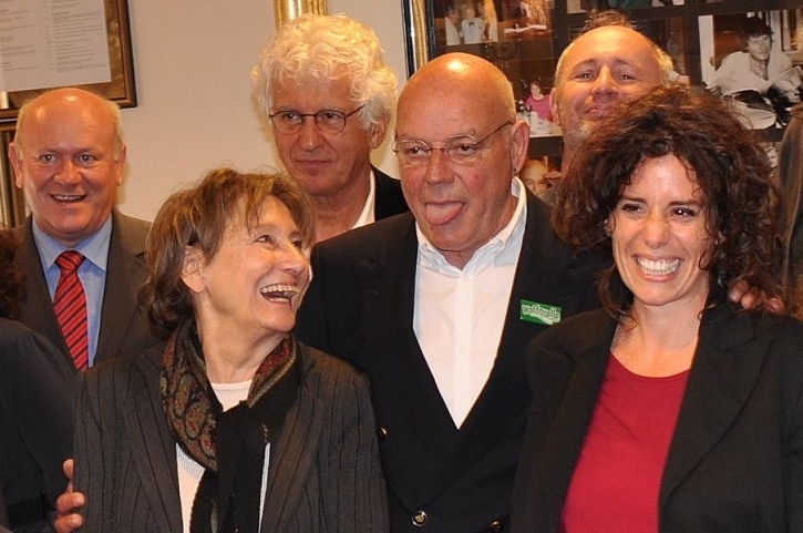 WolfgangBoeckZeigtJournalistenDieZungeFotoPrinzSCHNAPPENat