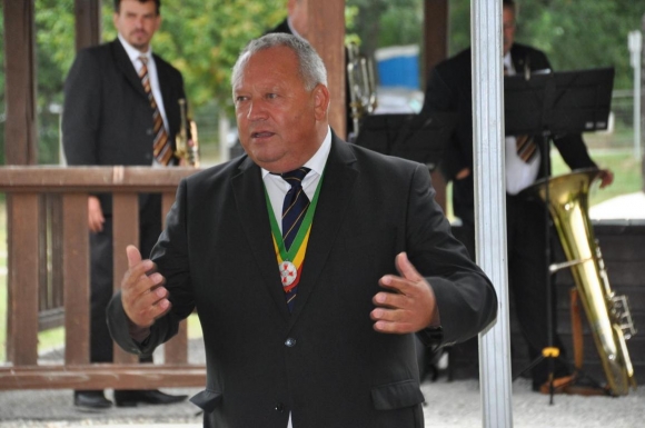 RedeBeimWeinPicknickWeinritterodenFotoWilhelmBoehm