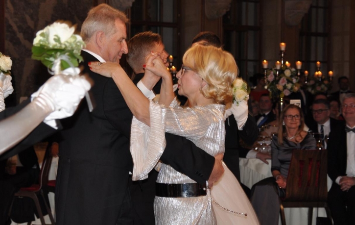 2017EroeffnungswalzerAmPolnischenFruehlingsballFotoPrinzSCHNAPPENat