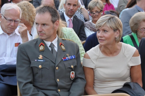 EhrengaesteBeiPremiewreViktoriaUndIhrHusarFotoPrinzSCHNAPPENat