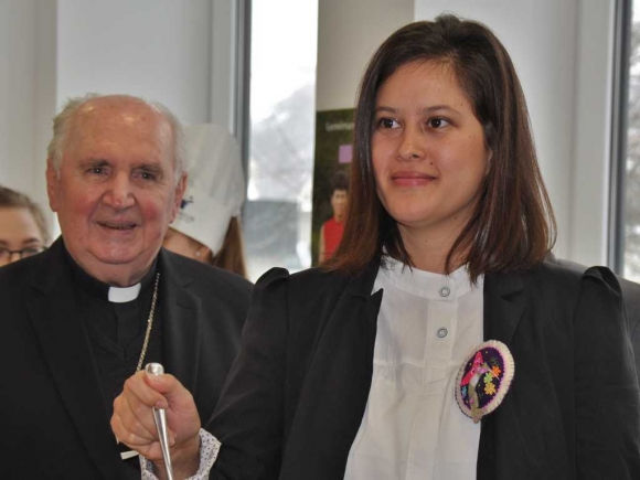 MelissaVillegasFrancoCorporacionVamosMujerUndAltbischofPaulIbyFotoPrinzSCHNAPPENat