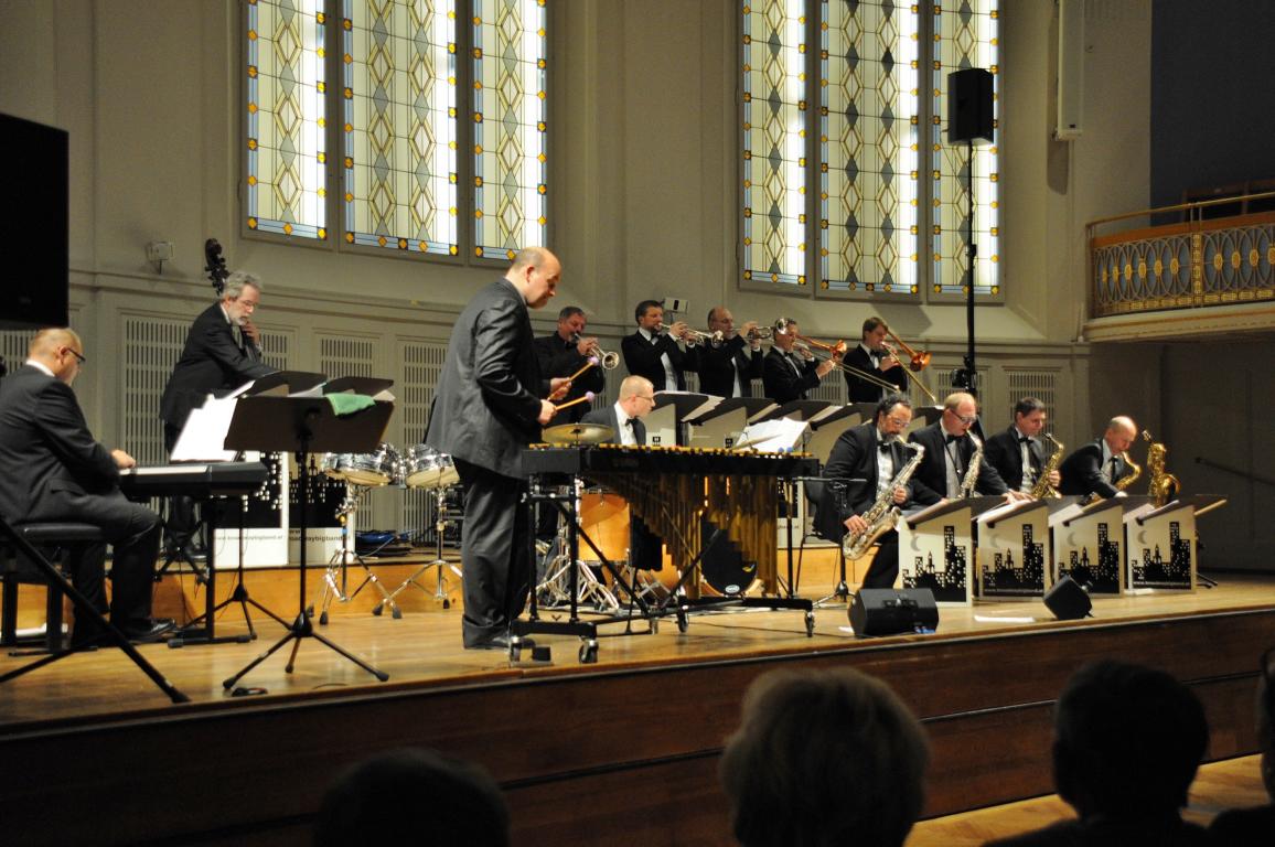 2016GerhardAflenzerBroadwayBigBandKonzerthausWienFotoPrinzSCHNAPPENat