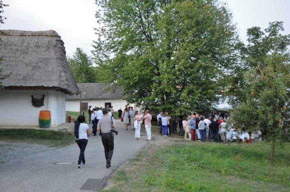 PremiereAllesInEinemRauschUhudlerLandestheaterFotoPrinzSCHNAPPENat