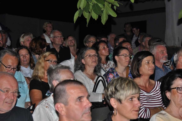 BesucherUhudlertheaterFotoPrinzSCHNAPPENat