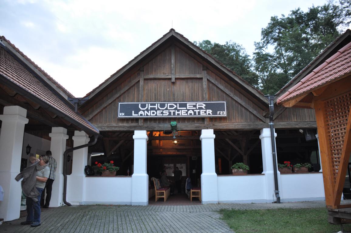 UhudlerLandestheaterImWeinmuseumMoschendorfFotoPrinzSCHNAPPENat