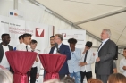 AbschlusszeugnisseFuerAbsolventenVHSFotoWilhelmBoehm