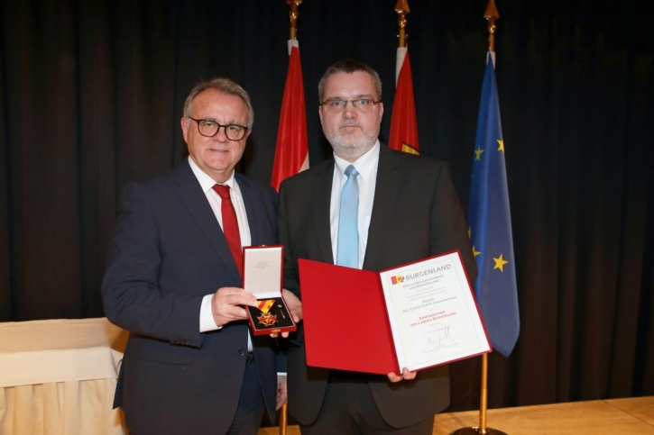 LHHansNiesslIngChristianFleischhackerEhrenzeichenFotoBgldLandesmedienservice
