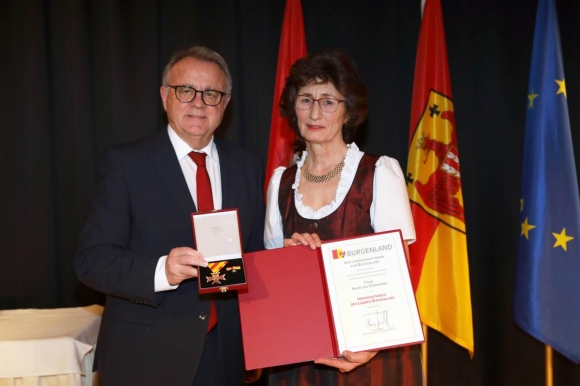 LHHansNiesslMagAngelikaKornfeindVerdienstkreuzFotoBgldLandesmedienservice