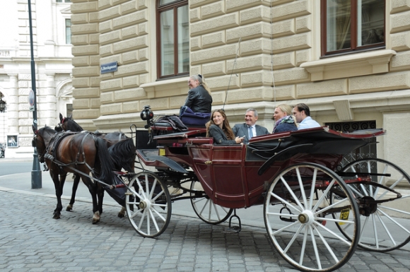 2015MeinhardPlatzerLGTImFiakerDurchWienFotoPrinzOnlineMagazinSCHNAPPEN