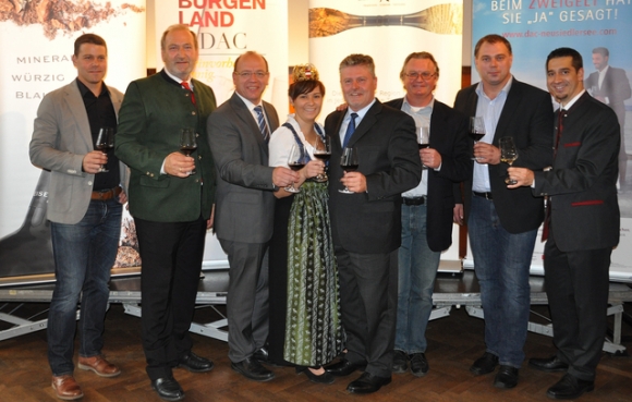 PressegespraechBurgenaendischerWeinFotoWilhelmBoehm