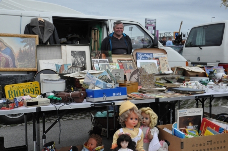 FlohmarktInWrNeustadtFotoAnnemariePrinz 