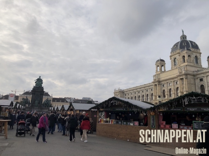 2022WeihnachtsdorfMariaTheresienPlatzFotoPrinzSCHNAPPENat1