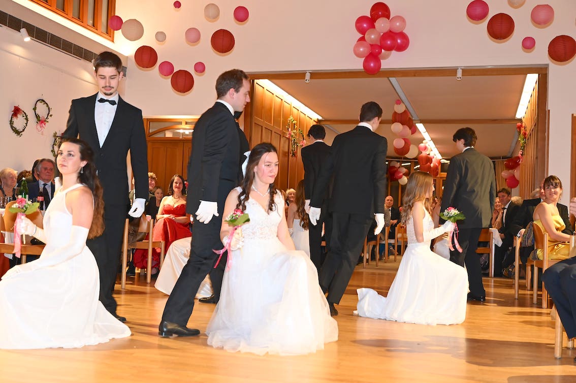 Feierliche Eröffnung beim Pfarrball in Leesdorf bei Baden. Foto (c) psb/sap PfarrballStJosefLeesdorfFotoSap4